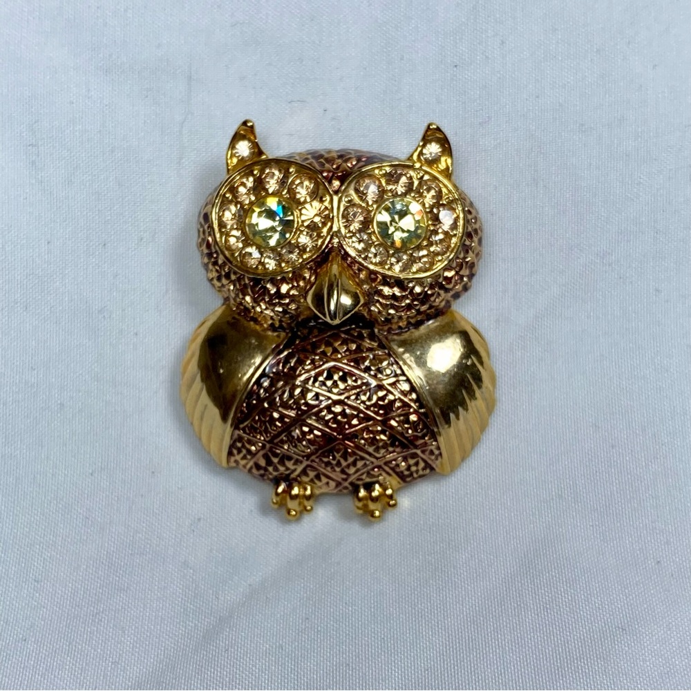 Vintage Liz Claiborne Owl Brooch Gold Tone Green Rhinestone Eyes